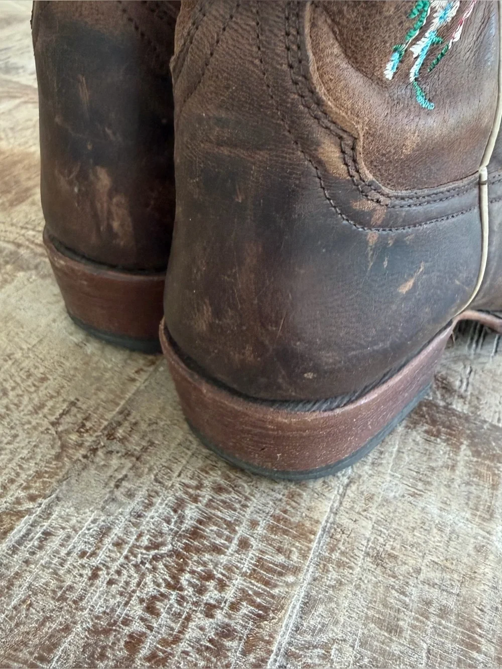Kemo Sabe Girls Leather floral brown boots  size 2